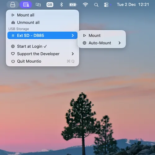 Mountio menu bar showing a USB device with mount submenu
